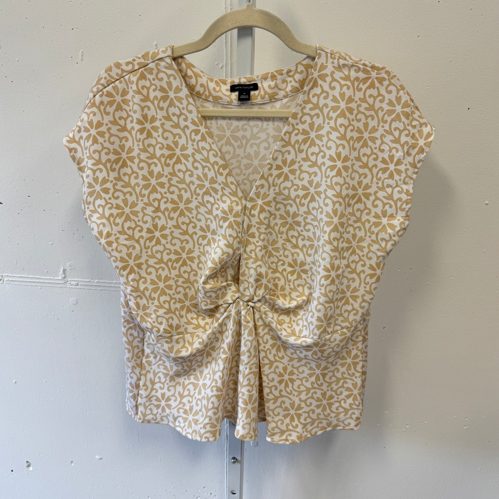 Ann Taylor Tan White Floral Damask Twist Front V-Neck Blouse Top Size Med